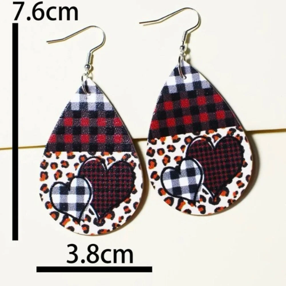 💖 Heart & Plaid Pattern Water Drop Earrings NWT - Picture 2 of 4